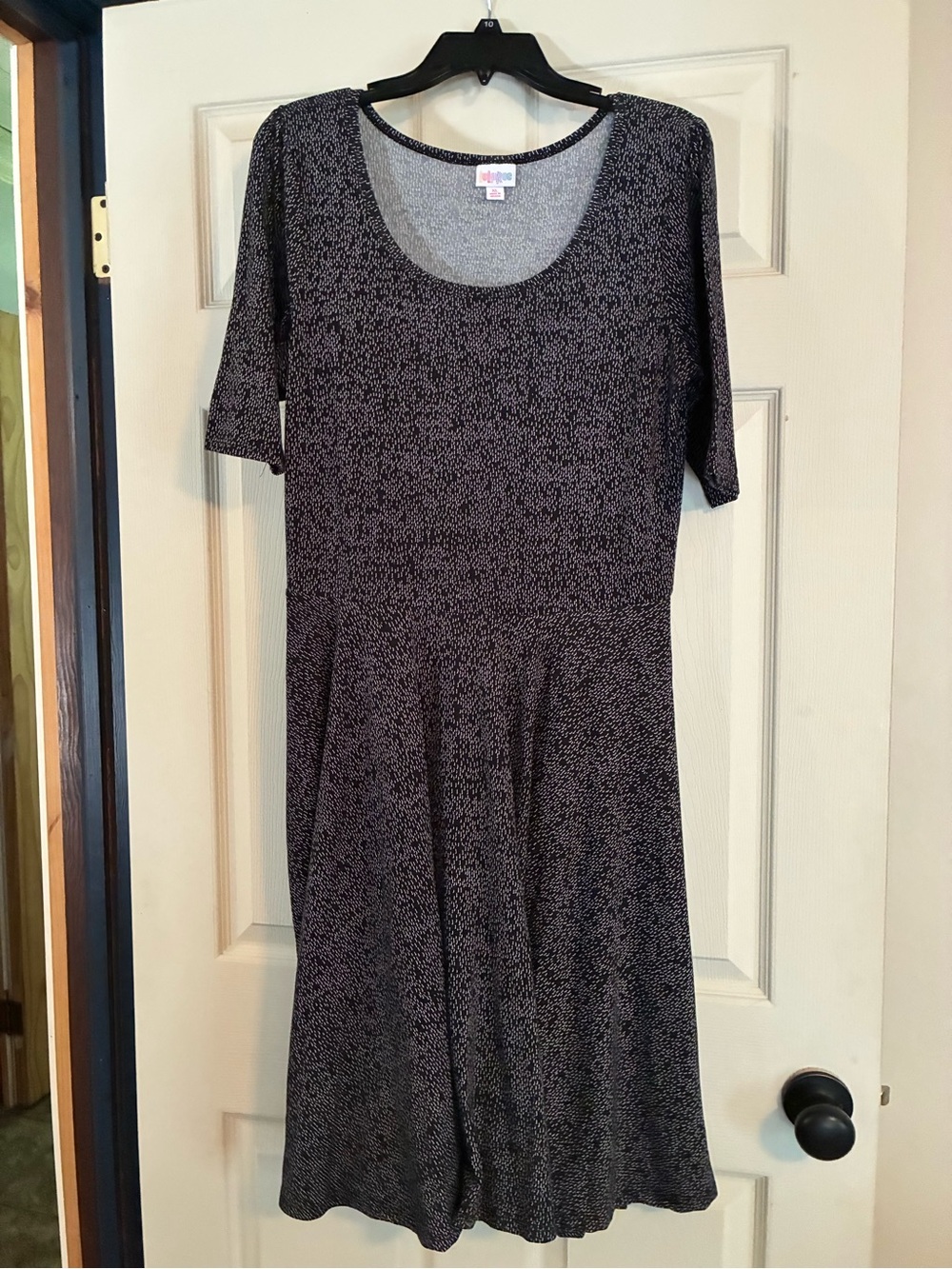 LuLaRoe Scoop Neck Midi Dress in Black and Gray Speckle